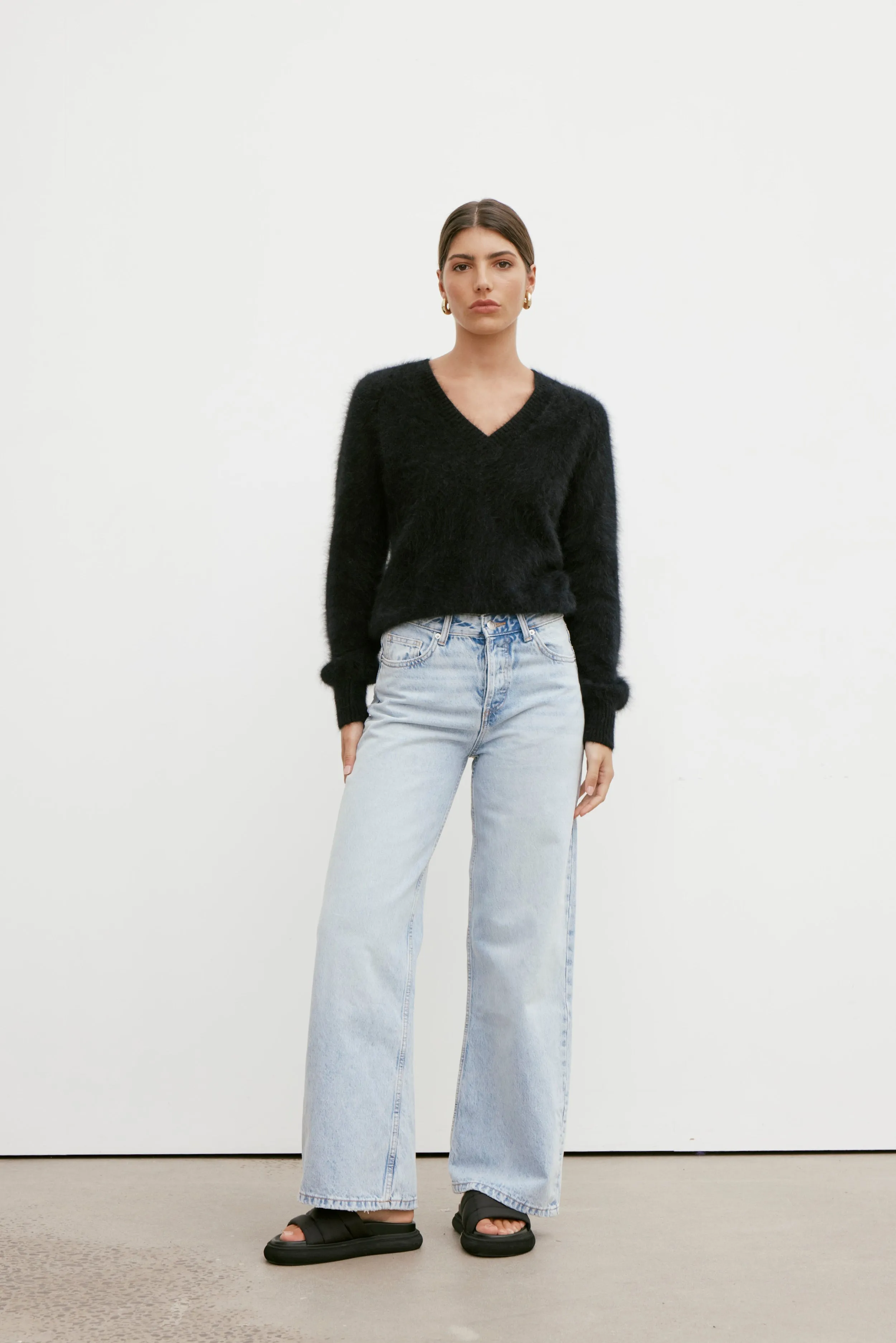 Isabella V Neck - Black