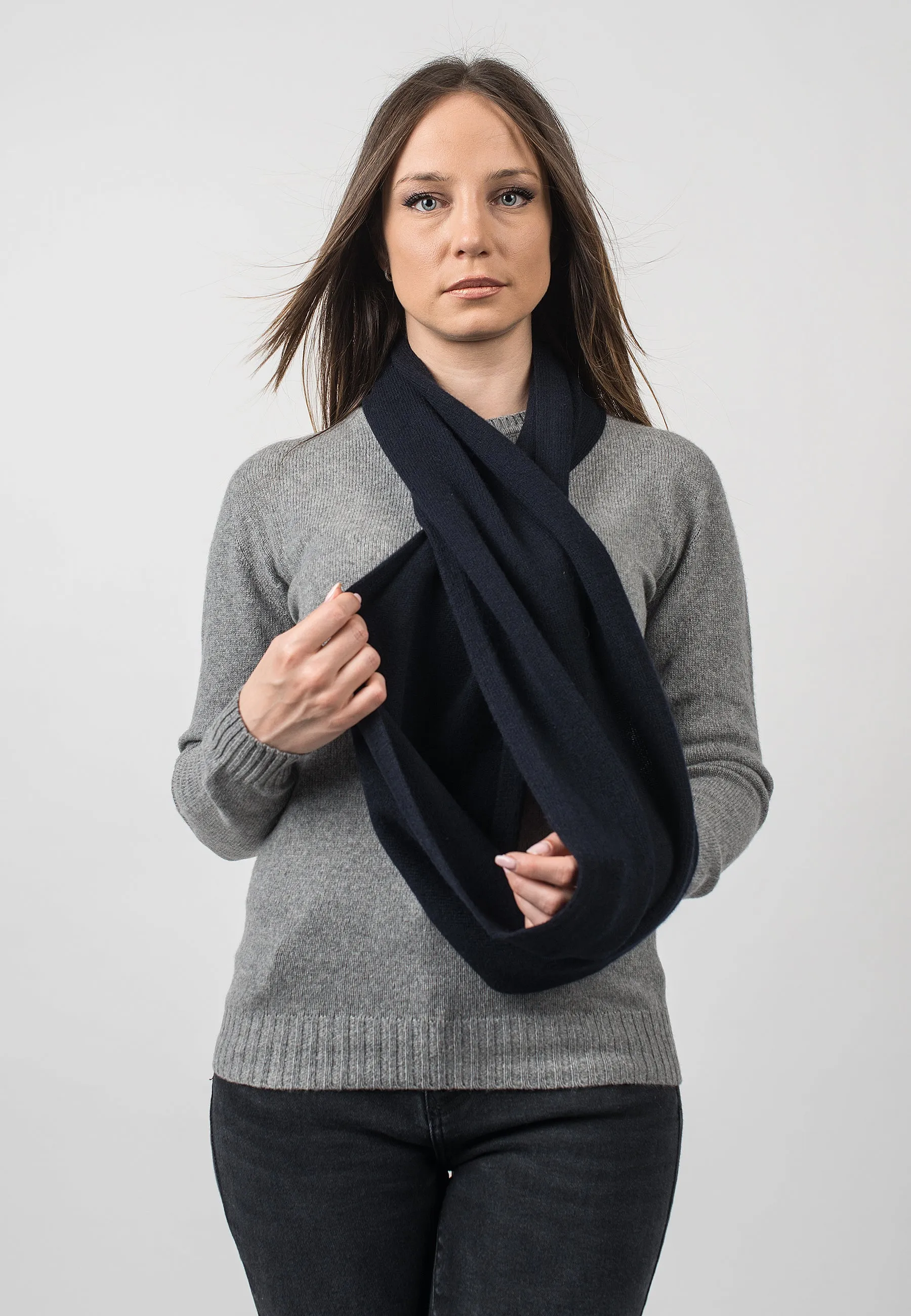 Sciarpa chiusa 100% cashmere rigenerato